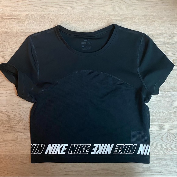 NWOT Nike Crop Tee - Picture 2 of 3